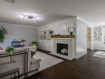 2428 Huntington Turnpike