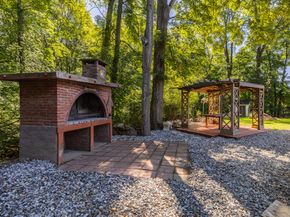 2428 Huntington Turnpike, Trumbull CT 06611