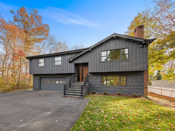 115 Mayfair Road, Fairfield CT 06824