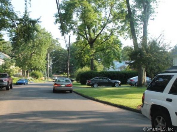 81 Woodridge Drive S, Stamford CT 06902