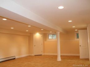 81 Woodridge Drive S, Stamford CT 06902