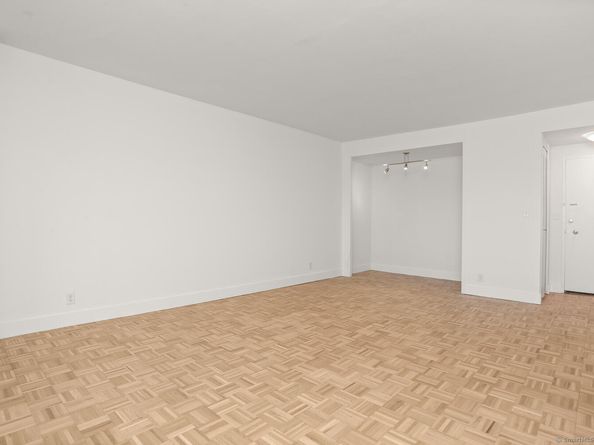 80 Cartright Street 8B, Bridgeport CT 06604