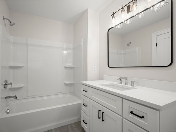 10 Fieldstone Court 10, Bethel CT 06801