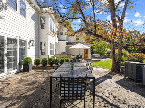 469 Brookside Road, New Canaan CT 06840