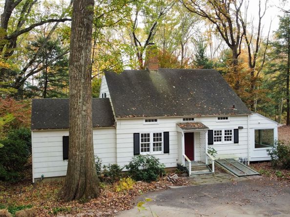 48 Brookwood Lane, New Canaan CT 06840