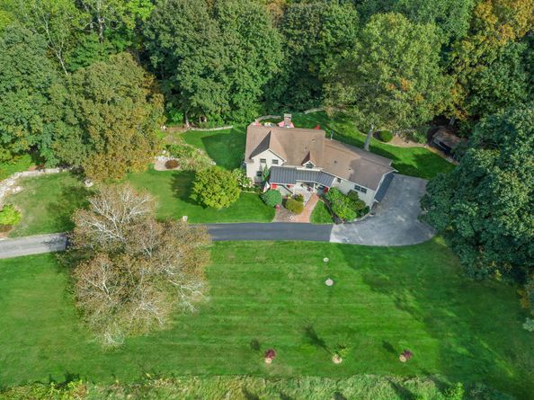 75 Saint Johns Road, Ridgefield CT 06877