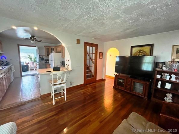 142 Palm Street, Bridgeport CT 06610