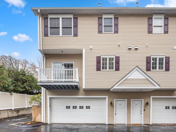 160 Glenbrook Road 3D, Stamford CT 06902