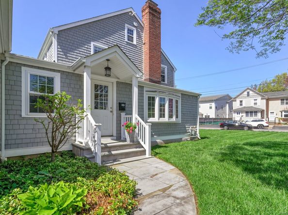 357 Oldfield Road, Fairfield CT 06824