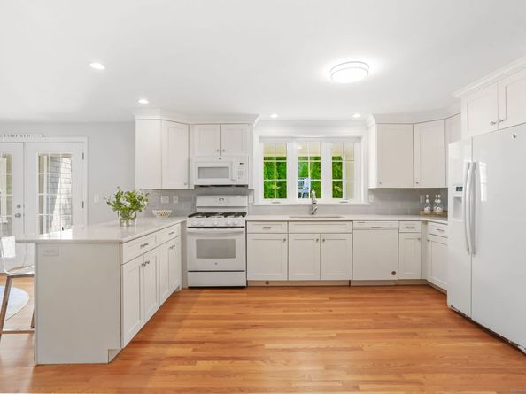 357 Oldfield Road, Fairfield CT 06824
