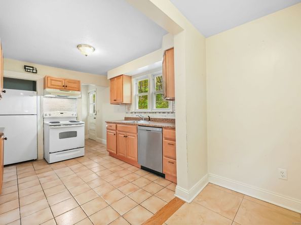 14 Gisella Road, Trumbull CT 06611