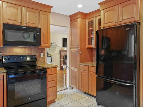 85 Far Horizons Drive, Shelton CT 06484