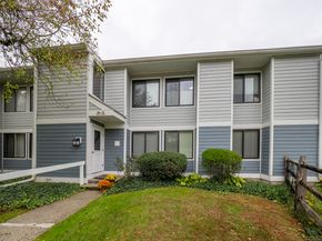 20 Olcott Way 20, Ridgefield CT 06877