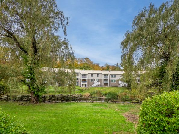20 Olcott Way 20, Ridgefield CT 06877