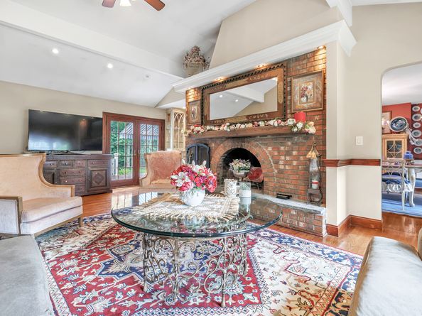 23 Bonita Drive, Shelton CT 06484