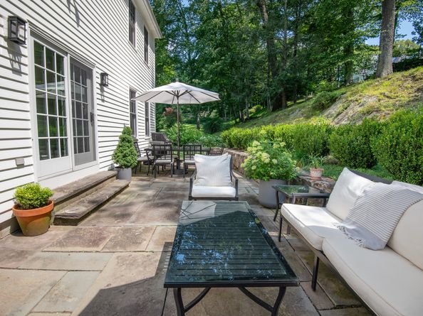 4 Blacksmith Ridge Road, Ridgefield CT 06877