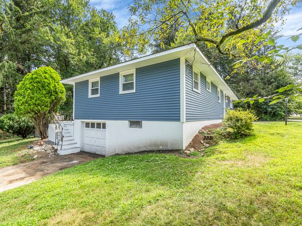 2 Country Ridge Road, Danbury CT 06811