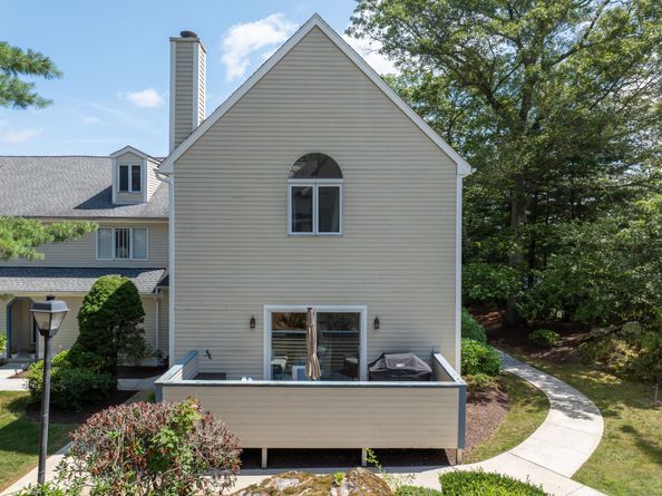 76 Cedarcrest Court 76, Shelton CT 06484