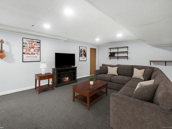 76 Cedarcrest Court 76, Shelton CT 06484
