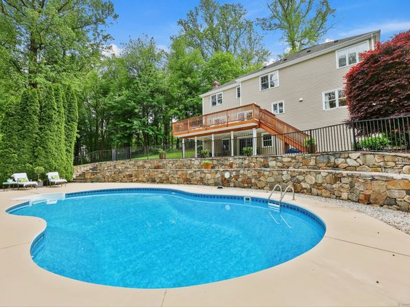 15 Golf View Drive, Easton CT 06612