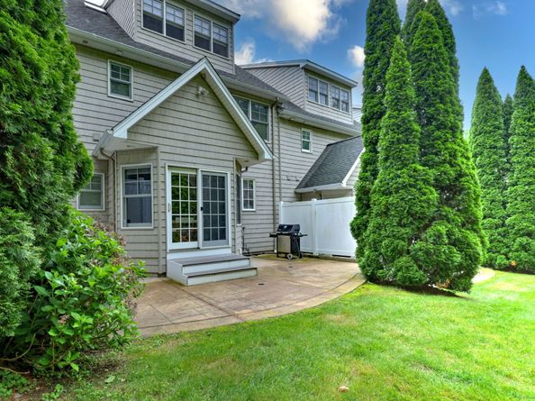 665 River Road 2, Shelton CT 06484