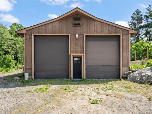 23 Sunset Hill Road, Brookfield CT 06804