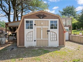 23 Sunset Hill Road, Brookfield CT 06804
