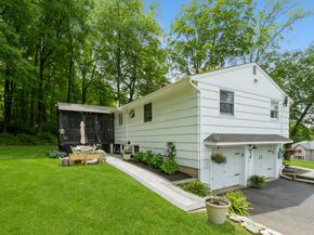 59 Flint Ridge Road, Monroe CT 06468