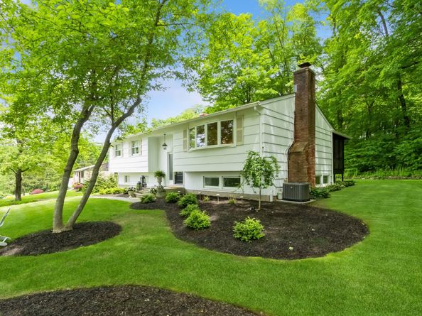 59 Flint Ridge Road, Monroe CT 06468