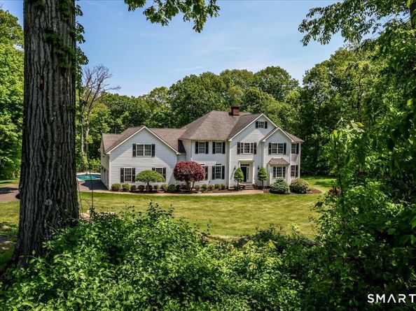 8 Rock Ridge Court, New Fairfield CT 06812