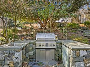 37 Haviland Court, Stamford CT 06903