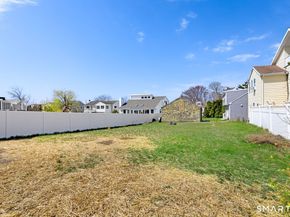 115 Washington Parkway, Stratford CT 06615