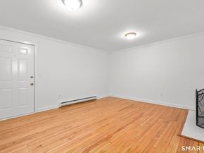 28-32 Starr Avenue 11, Danbury CT 06810