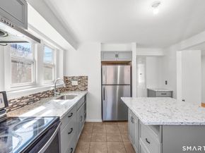 28-32 Starr Avenue 11, Danbury CT 06810