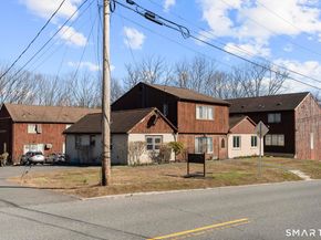 28-32 Starr Avenue 11, Danbury CT 06810