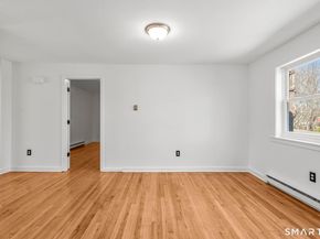 28-32 Starr Avenue 11, Danbury CT 06810