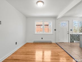 28-32 Starr Avenue 11, Danbury CT 06810