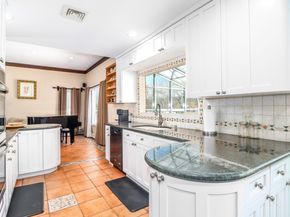 38 N Lake Shore Drive, Brookfield CT 06804
