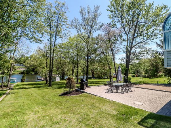 38 N Lake Shore Drive, Brookfield CT 06804