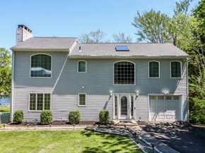 38 N Lake Shore Drive, Brookfield CT 06804