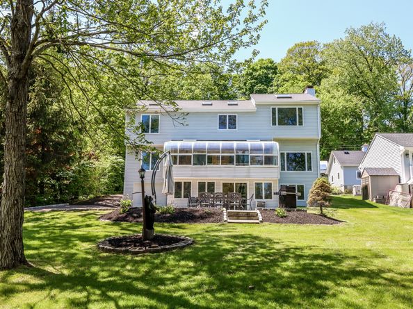 38 N Lake Shore Drive, Brookfield CT 06804