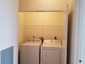 424 Center Meadow Lane 424, Danbury CT 06810