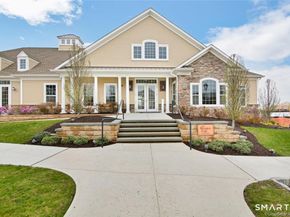 424 Center Meadow Lane 424, Danbury CT 06810