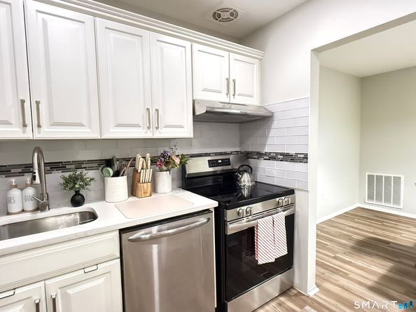 50 Greenhouse Road 49C, Bridgeport CT 06606