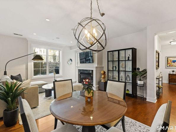 77 Havemeyer Lane 301, Stamford CT 06902