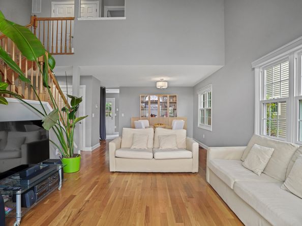 122 Paugusett Circle 122, Trumbull CT 06611