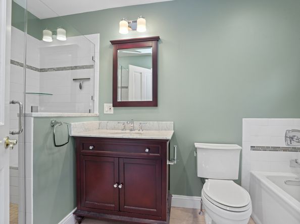 122 Paugusett Circle 122, Trumbull CT 06611