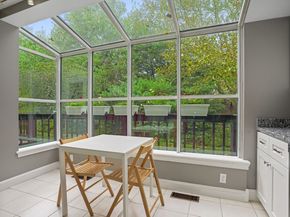 122 Paugusett Circle 122, Trumbull CT 06611