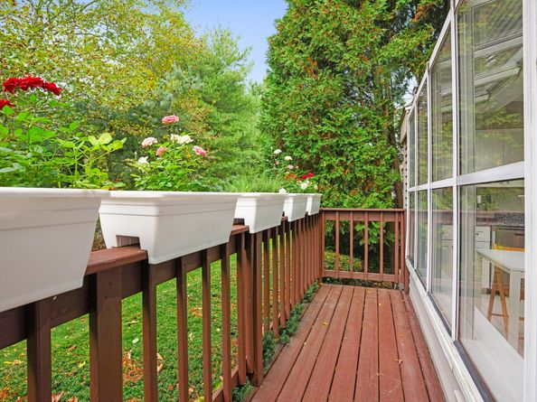 122 Paugusett Circle 122, Trumbull CT 06611