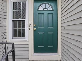 122 Paugusett Circle 122, Trumbull CT 06611